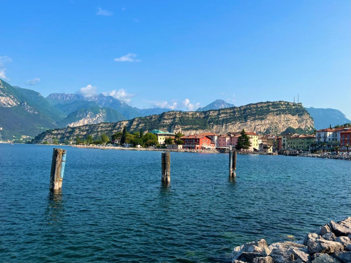 G-House Modernes Apartment Mit Tollem Ausblick Riva del Garda Exterior photo